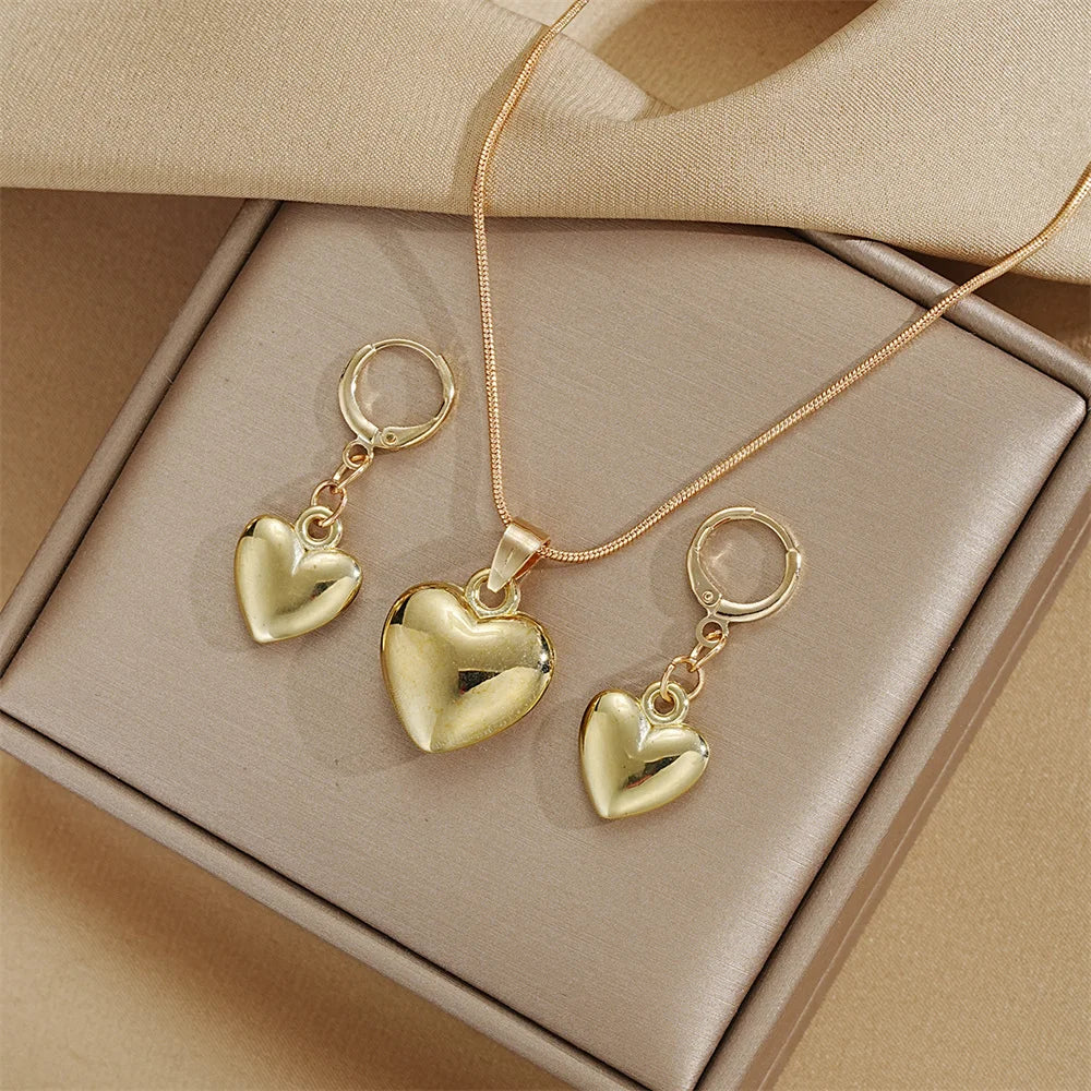 Glossy Gold Heart Necklace Set