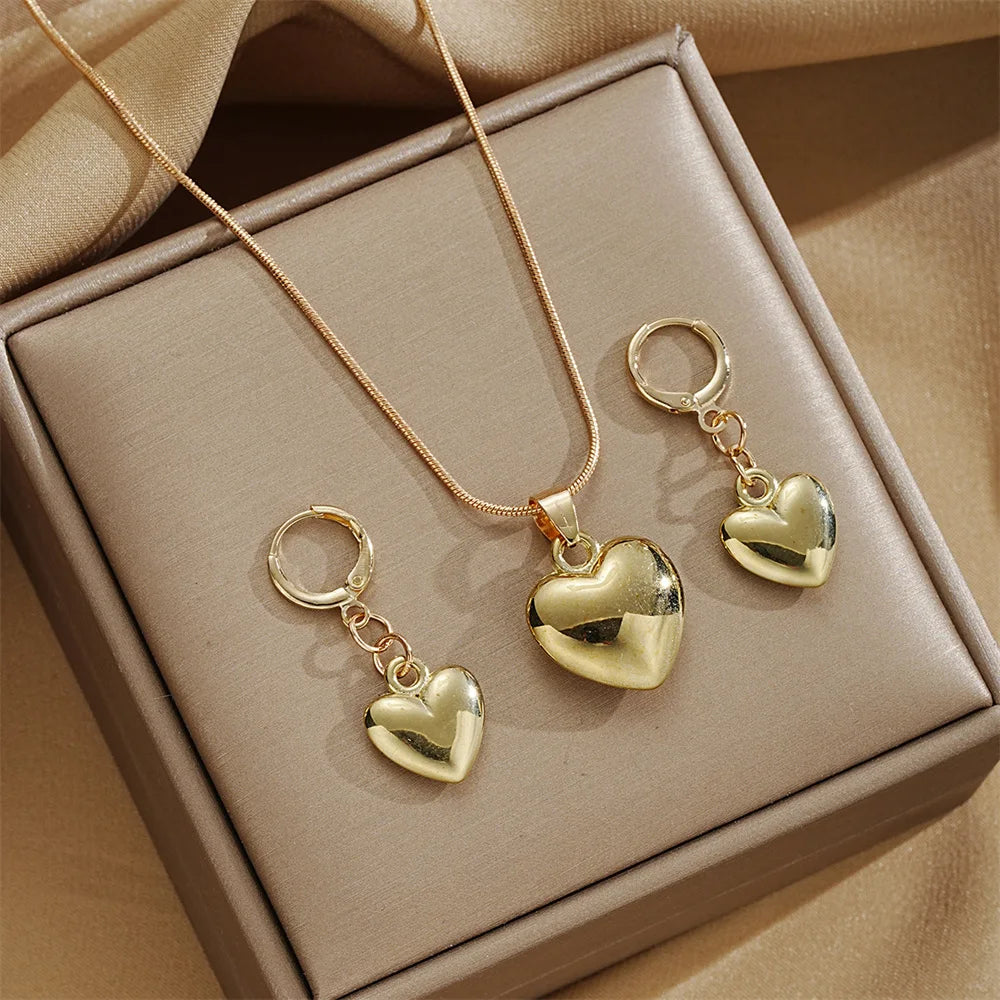 Glossy Gold Heart Necklace Set